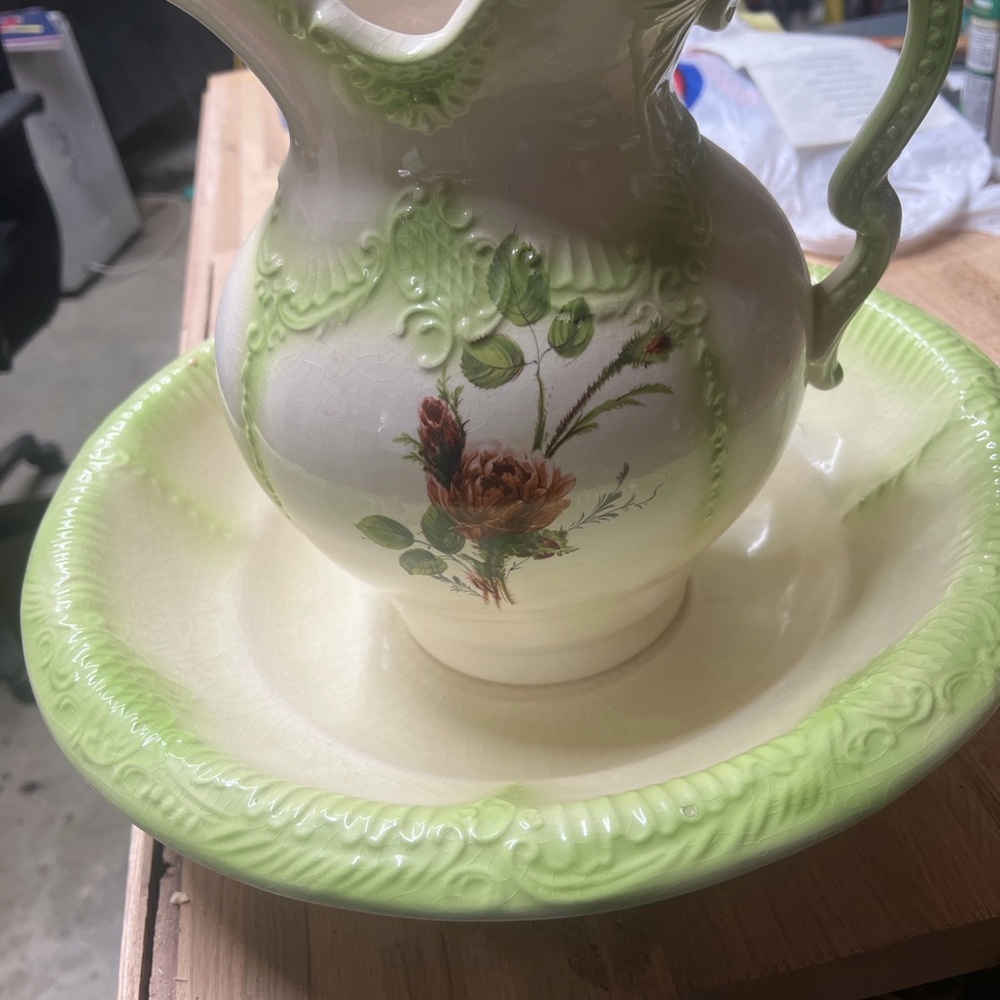 Vintage Floral Pitcher and Basin Set in Green and Cream